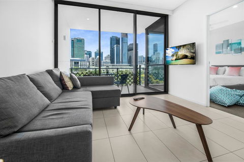 Luxe Apartment With Balcony And Pool Near Galleries - Darwin Holiday 0
