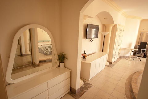 Luxuary Self-contained Living With Spa. - Darwin Holiday 2