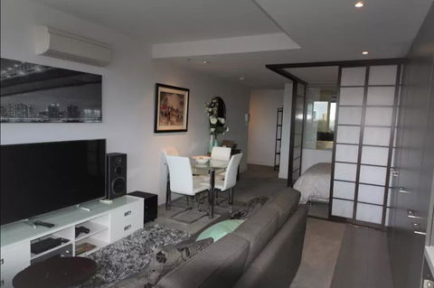 Luxurious With Great Views - Darwin Holiday 0