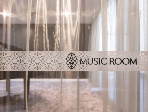 Luxury 1 Bedroom + 1 Study With 1 Parking - Darwin Holiday 3