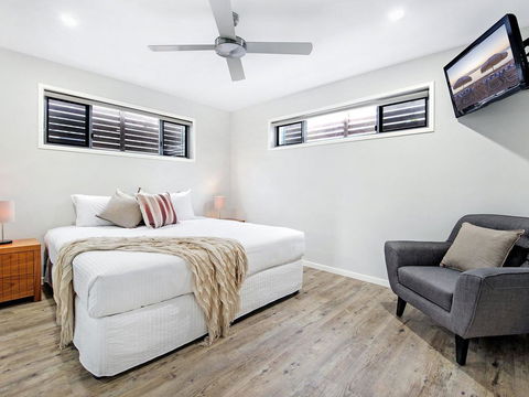 Luxury 1 Bedroom Home In Broadbeach Waters! - Darwin Holiday 3