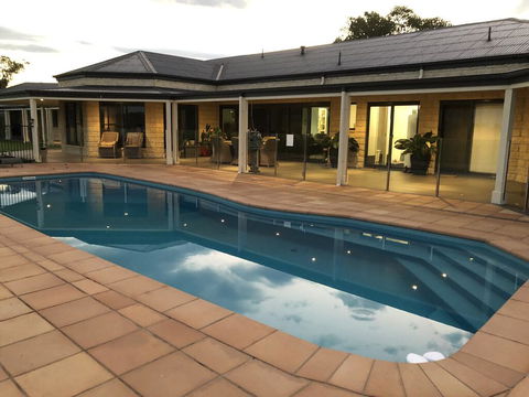 Luxury 4 Bedroom Apartment - Darwin Holiday 0