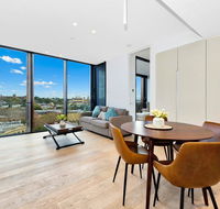 Luxury and Right next to the Central station  Shopping Center - Darwin Holiday