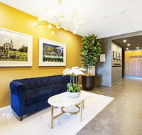 Luxury Apartment Opposite Train Station in Cannon Hill and 17 minutes from the City - Darwin Holiday