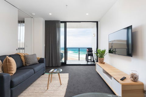 Luxury Beachfront Apartment In Newcastle - Darwin Holiday 0