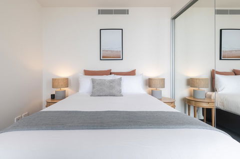 Luxury Beachfront Apartment In Newcastle - Darwin Holiday 3