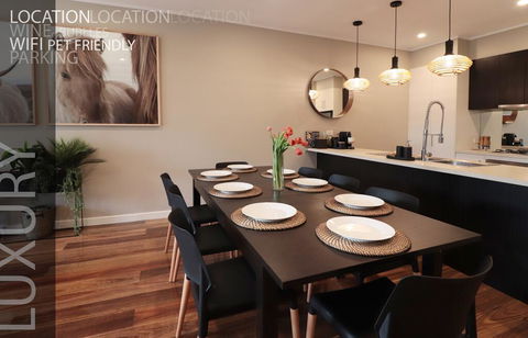 LUXURY Davcorp Executive Rentals - Free Wifi Wine Netflix And Parking In Brompton - Darwin Holiday 0