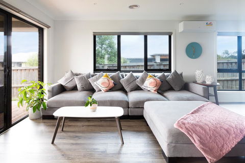 Luxury Escape In Ocean Grove - Darwin Holiday 3