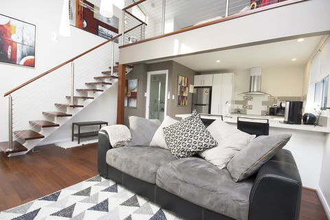 Luxury Executive Apartment - Darwin Holiday 1
