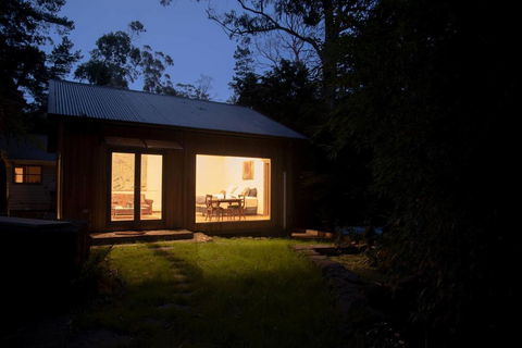 Luxury Forest Retreat - Puffing Billy - Darwin Holiday 1