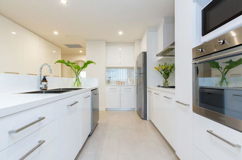Luxury Four Bedroom Apartment - Darwin Holiday 3