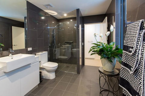 Luxury Four Bedroom Apartment - Darwin Holiday 2