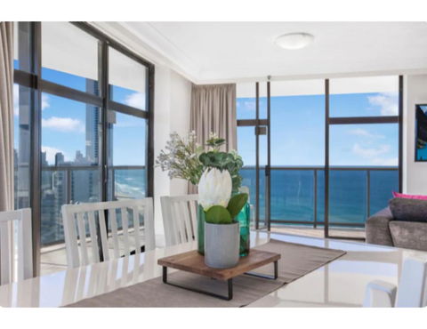Luxury Holiday Escape High Above Surfers Paradise - Darwin Holiday 1