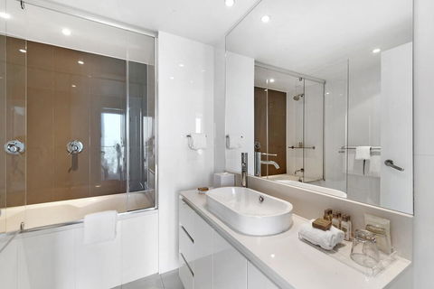 Luxury Hotel With Ocean View In Surfers Paradise - Darwin Holiday 0