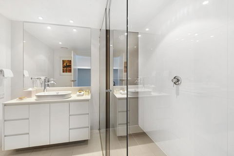 Luxury Hotel With Ocean View In Surfers Paradise - Darwin Holiday 2