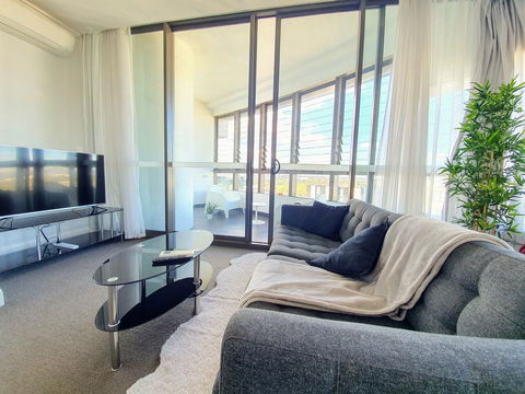 Luxury Level 2-bed 2-bath City View Apt In Olympic Park - Darwin Holiday 0