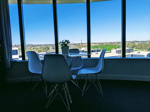 Luxury Level 2-bed 2-bath City View Apt In Olympic Park - Darwin Holiday 2