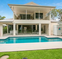 Luxury Living on the Beachfront - Darwin Holiday