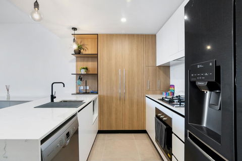 Luxury Living With Panoramic Views - Darwin Holiday 1