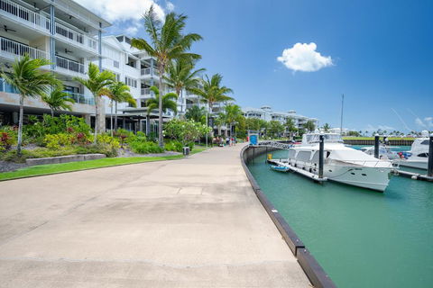 Luxury Marina View Apartment - Darwin Holiday 0