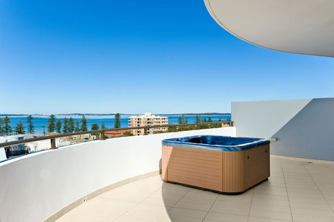 Luxury Ocean Penthouse - Darwin Holiday 0