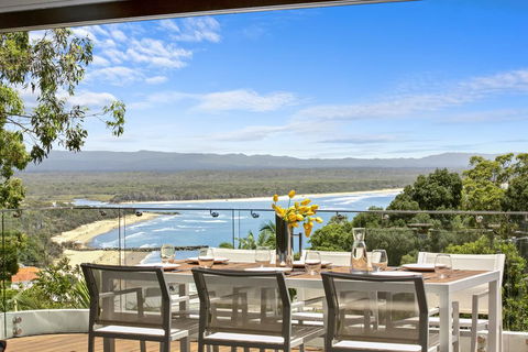 Luxury On The Hill, Noosa Heads - Darwin Holiday 0