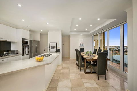 Luxury Penthouse 3BDR Inner City LRG Group WIFI - Darwin Holiday 2