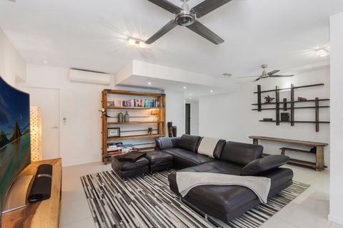Luxury Pool Side Apartment In Beachfront Resort - Darwin Holiday 0