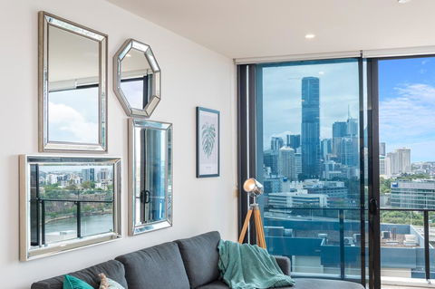 Luxury River City Views With Pool, Gym, Cafe, WiFi, Hospital - Darwin Holiday 3