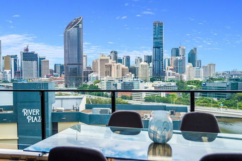 Luxury River City Views With Pool, Gym, Cafe, WiFi, Hospital - Darwin Holiday 1