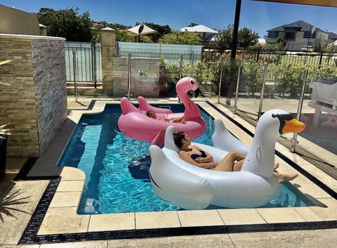 LUXURY VILLA W POOL & SPAS - Darwin Holiday 1