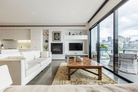 Luxury Waterfront 4BDR Townhouse With Amazing Views - Darwin Holiday 3