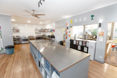 Mad Monkey Backpackers Village - Darwin Holiday 2