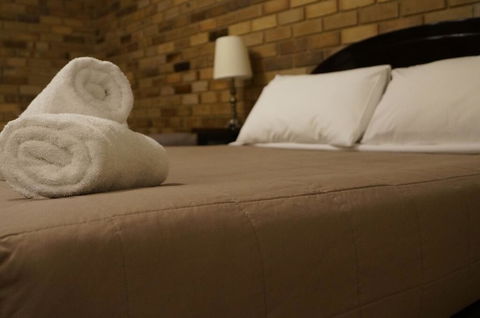 Magdala Motor Lodge & Lakeside Restaurant - Darwin Holiday 1