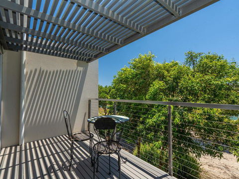 Magenta Shores 1105 - Darwin Holiday 3