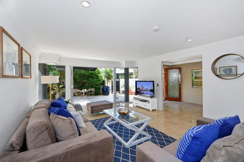 Magic On Main - Darwin Holiday 2