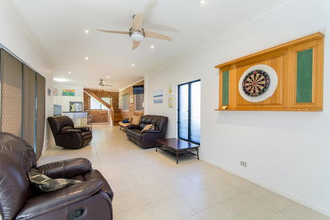 Magical Holiday Home - Welsby Pde, Bongaree - Darwin Holiday 1