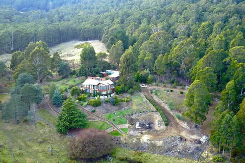 MAGICAL MOUNTAIN RETREAT - 20 Mins To CBD And Only 10 To MONA! - Darwin Holiday 1
