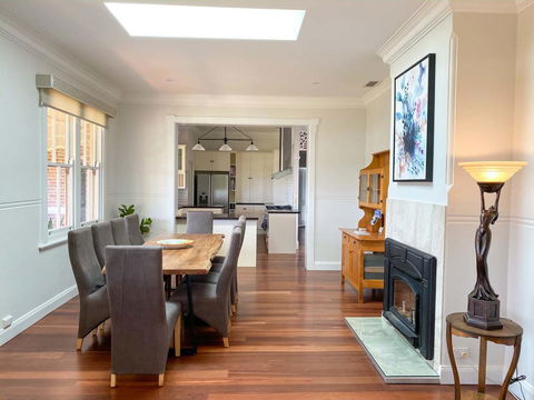 Magnificent COTILLION C1920 Federation Brilliance - Darwin Holiday 2