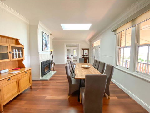 Magnificent COTILLION C1920 Federation Brilliance - Darwin Holiday 3