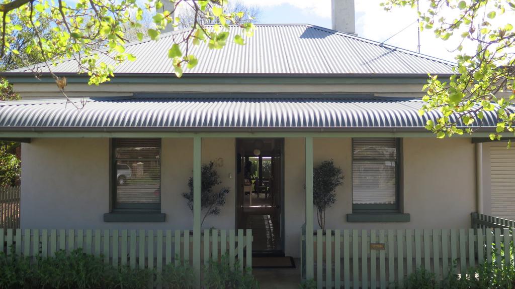 Gooloogong NSW Darwin Holiday