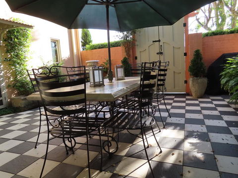 Maison De May Boutique Bed & Breakfast - Darwin Holiday 1