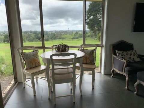 Maleny Views Holiday House - Darwin Holiday 0