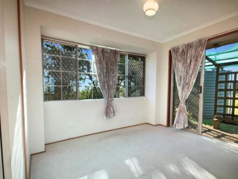Maleny Views Holiday House - Darwin Holiday 3