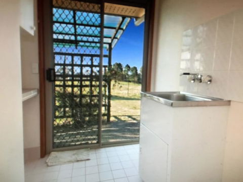 Maleny Views Holiday House - Darwin Holiday 1