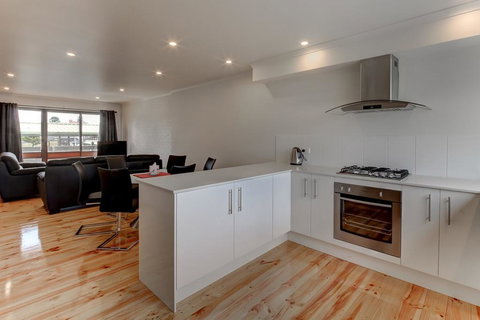 Malseeds - Darwin Holiday 0