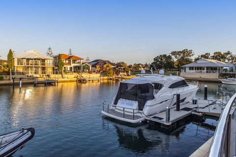 Mandurah Canals, Casa Marina - Darwin Holiday 1