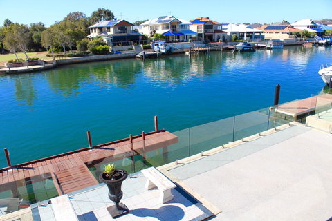 Mandurah Dolphin Escape - Darwin Holiday 0