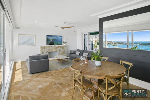 Manly Panorama - Northern Beaches Holiday House - Darwin Holiday 0
