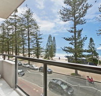 Manly Sandgate by the beach - Darwin Holiday